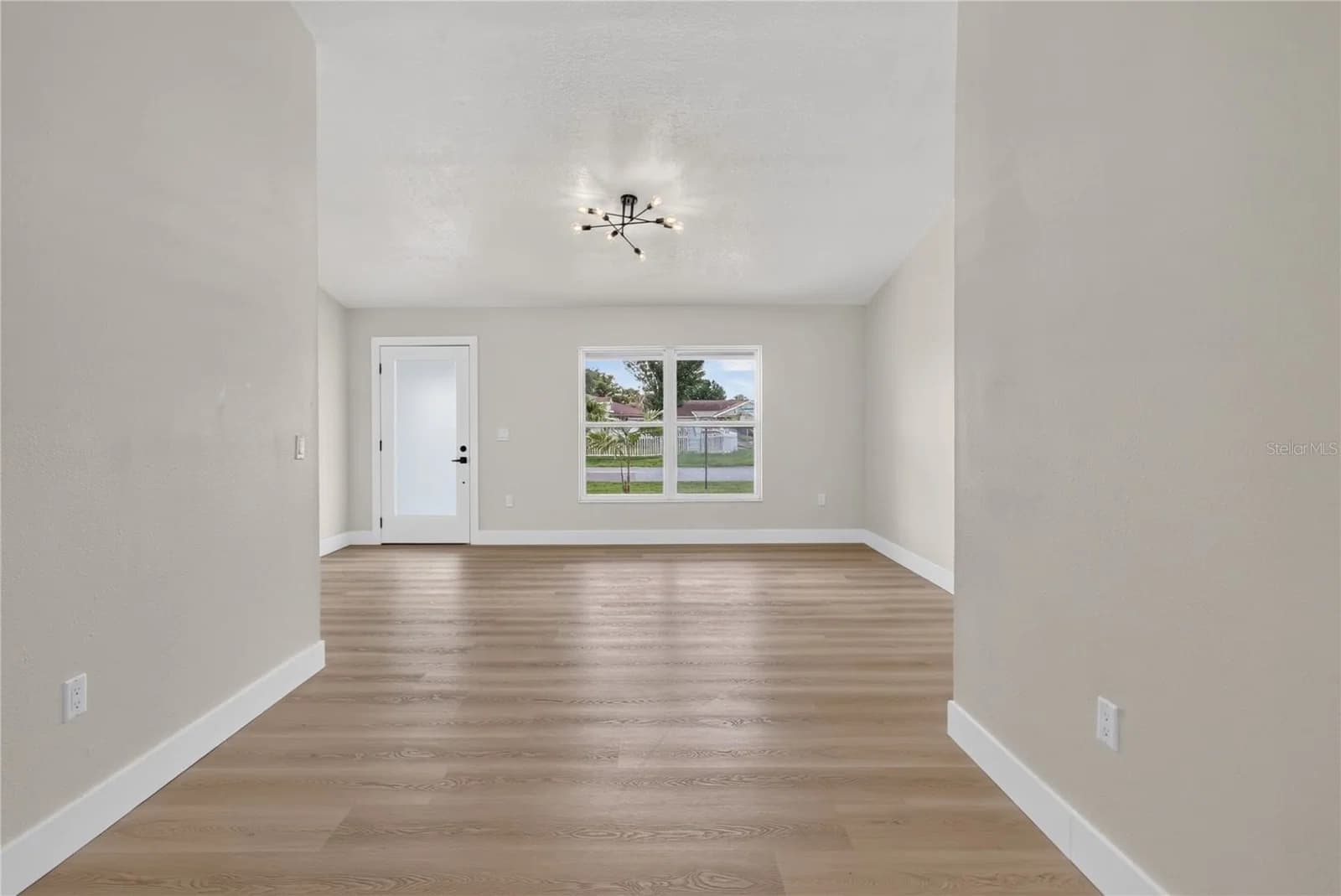 380 BUTTONWOOD 3