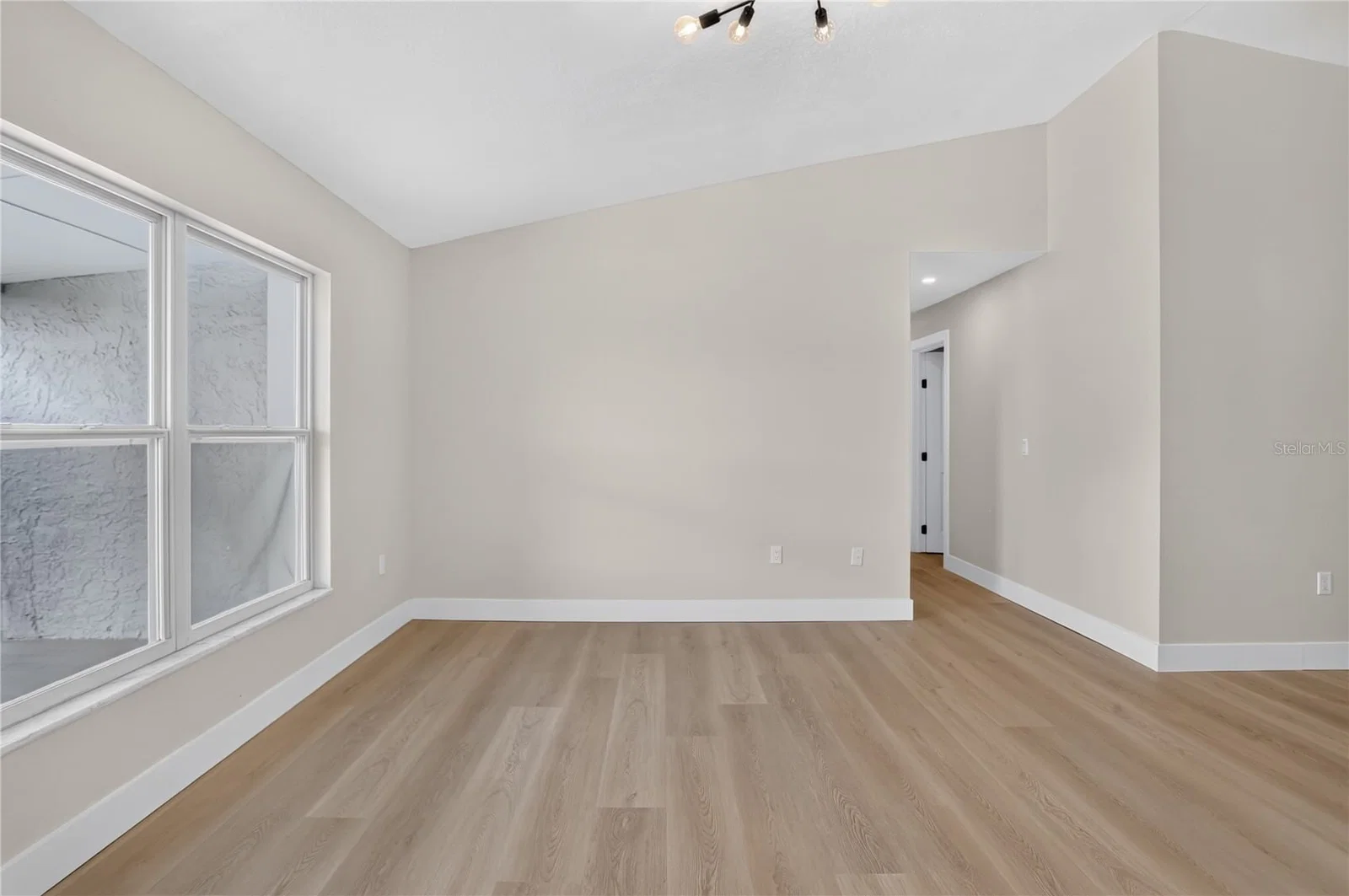 380 BUTTONWOOD 5