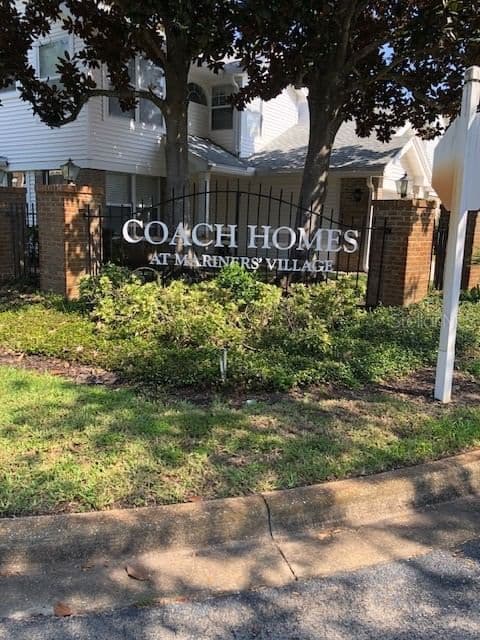 2246 COACH HOUSE 2