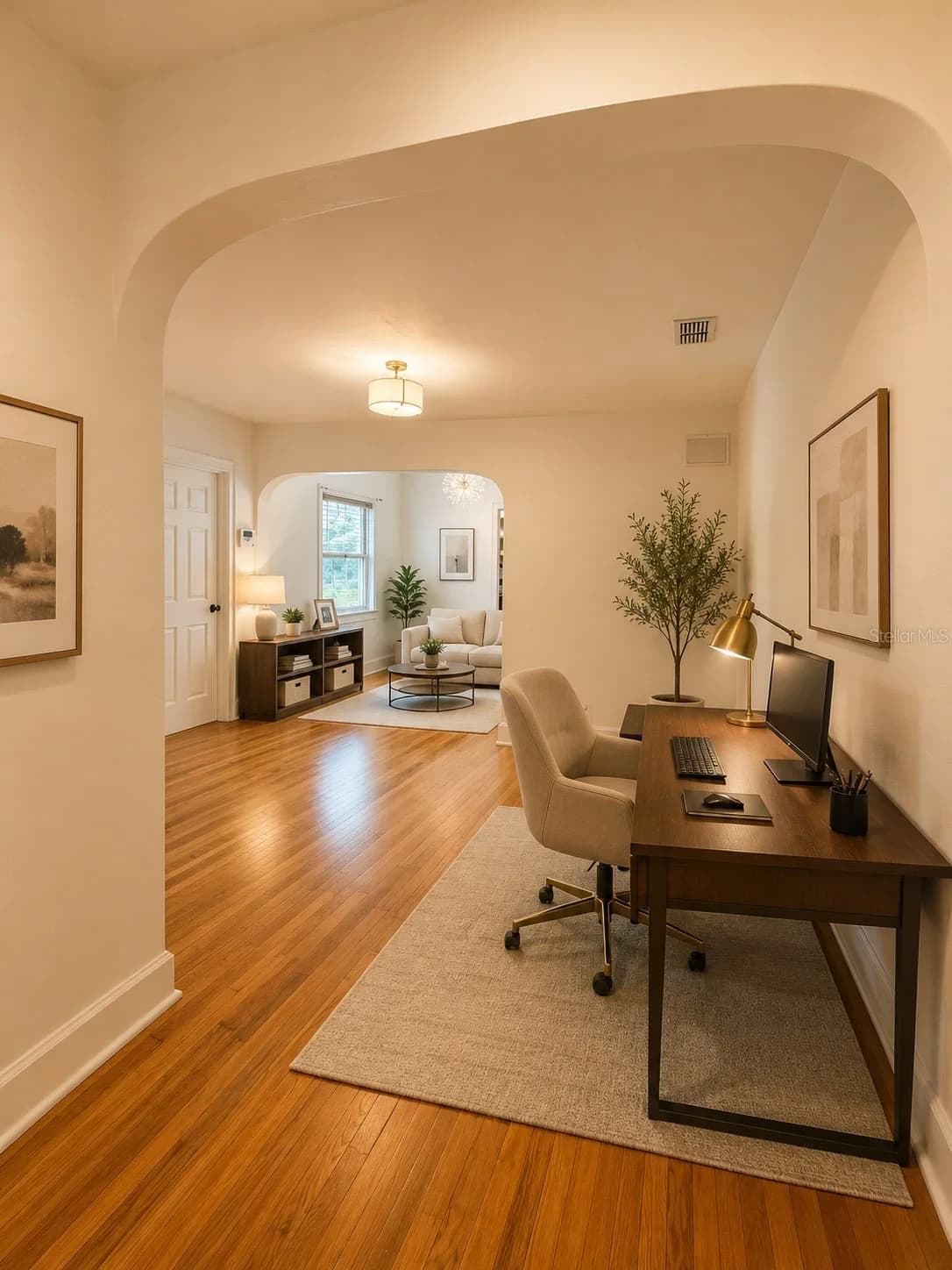 1642 HILLCREST 4