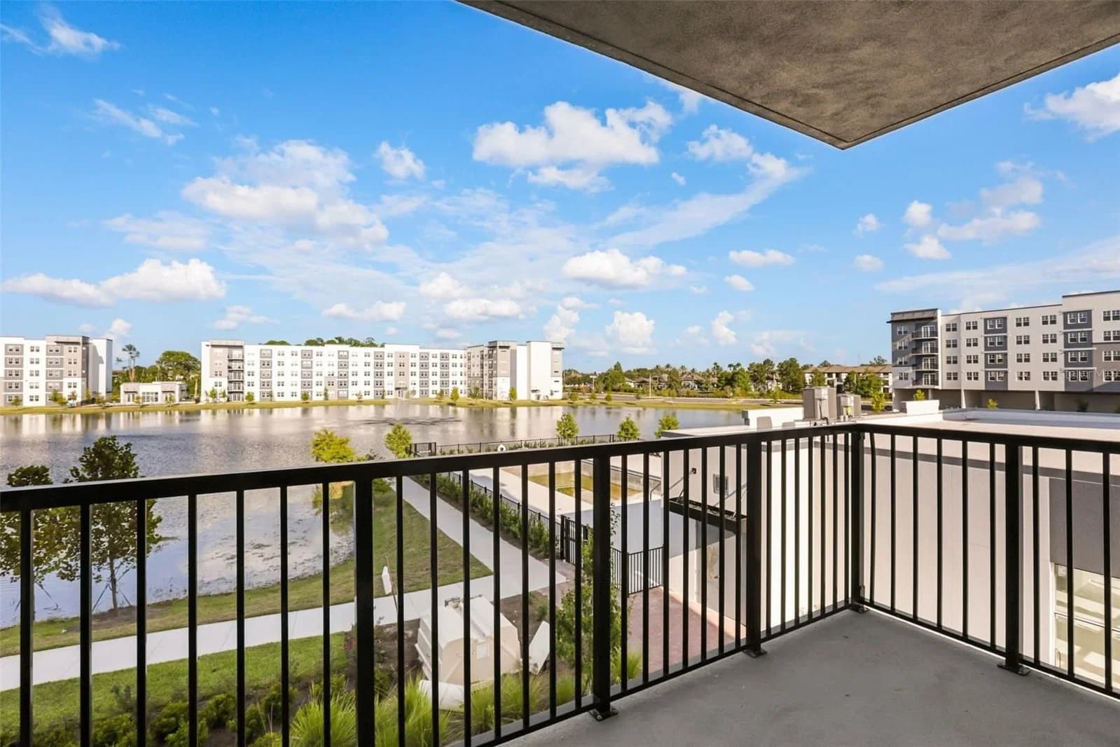 5563 MILLENIA PARK 2