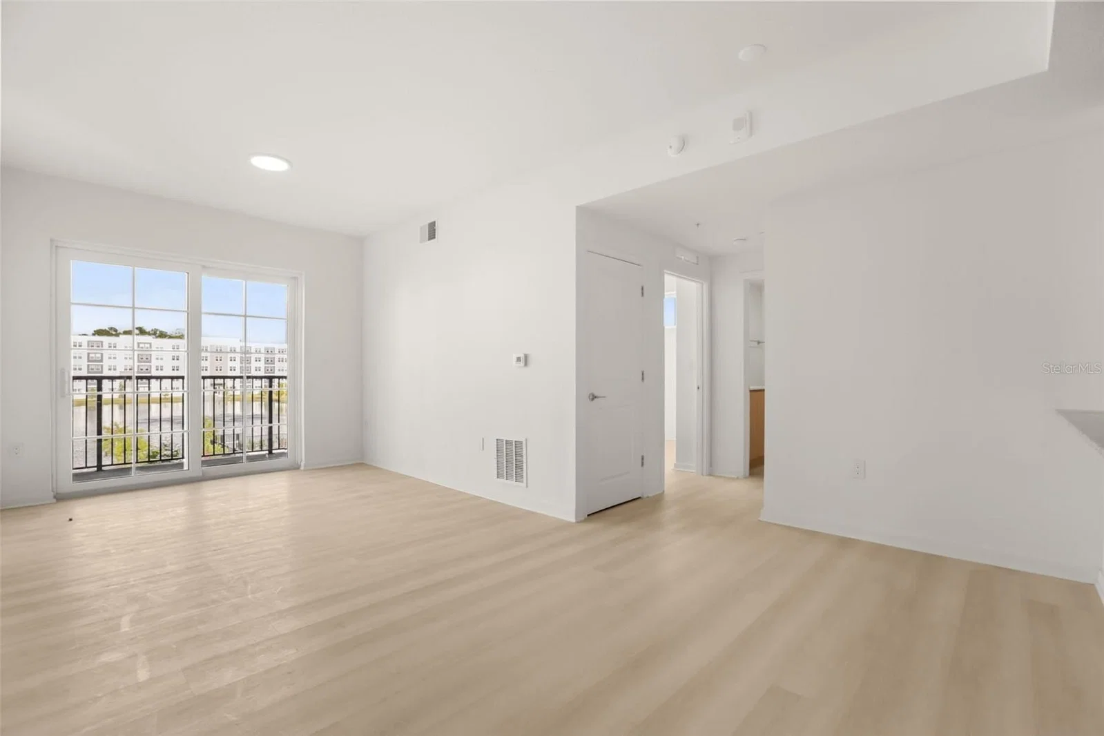5563 MILLENIA PARK 4