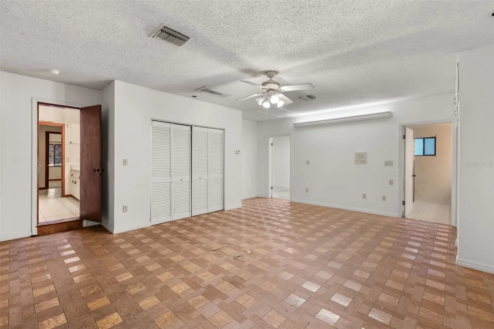 3889 LAKE ORLANDO 4