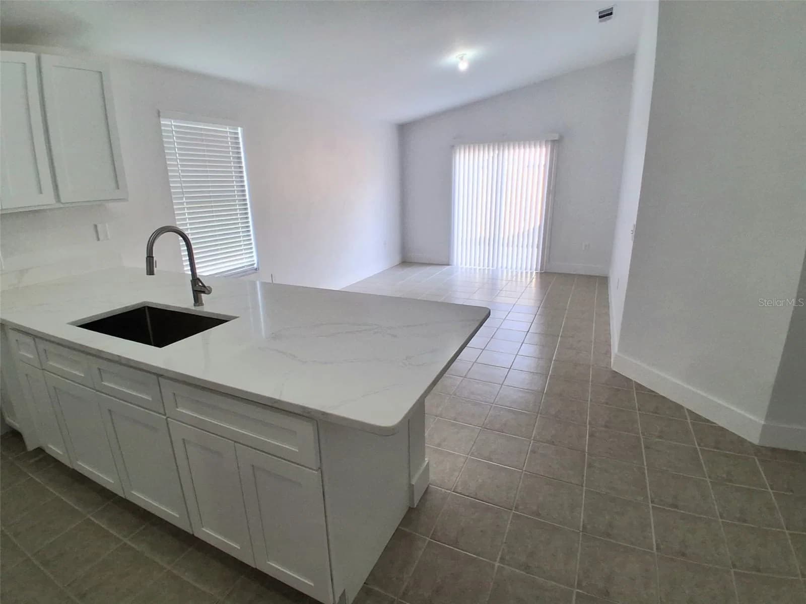 1047 FLORIDA HOLLY 5