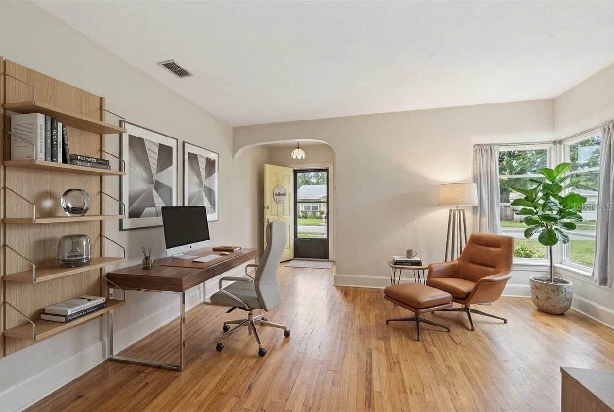 1642 HILLCREST 3