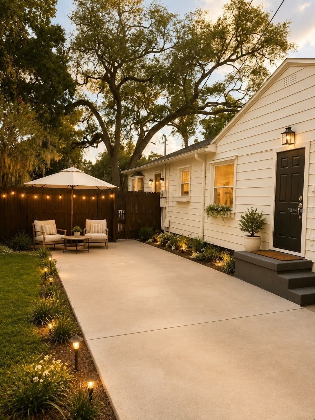 1642 HILLCREST 2