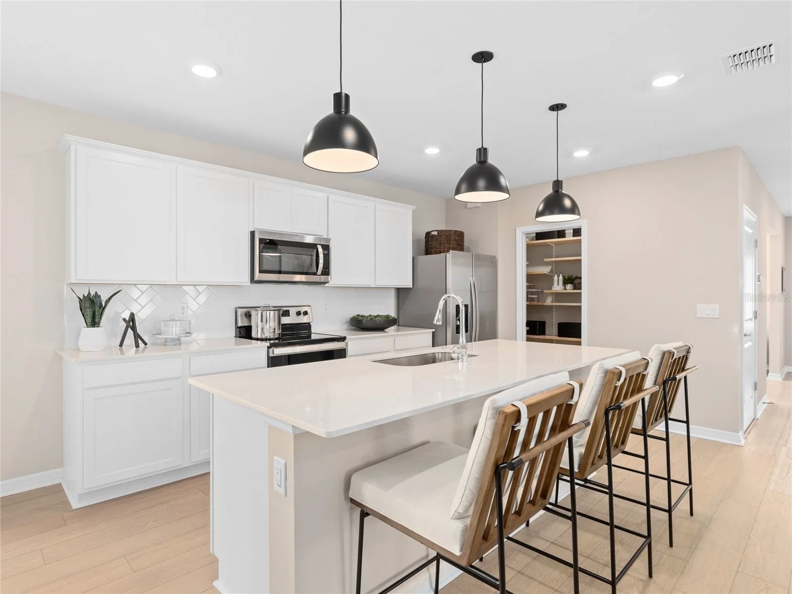 10710 LEAFY LAUREL STREET 5