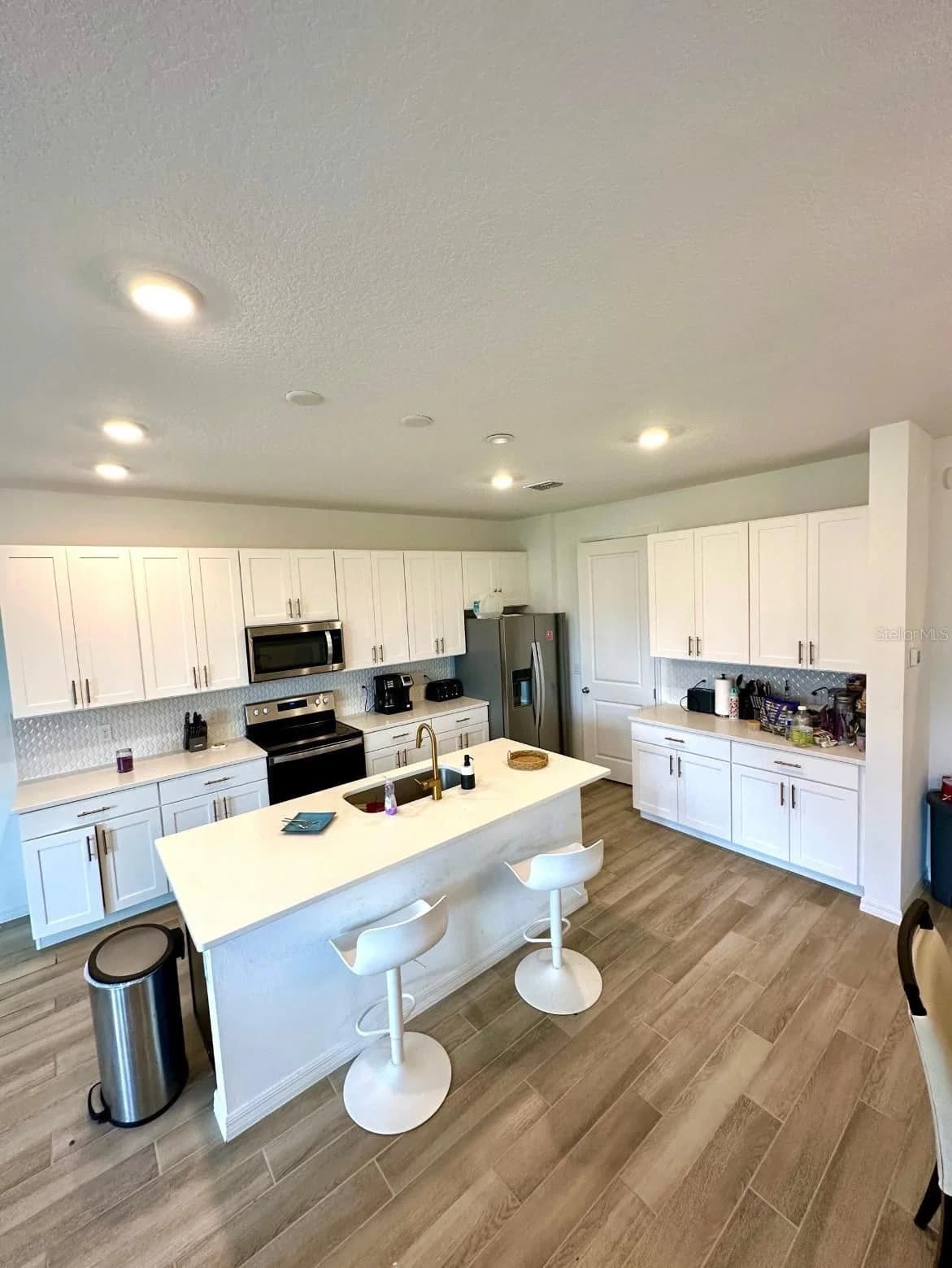 821 BENOI DR, 4