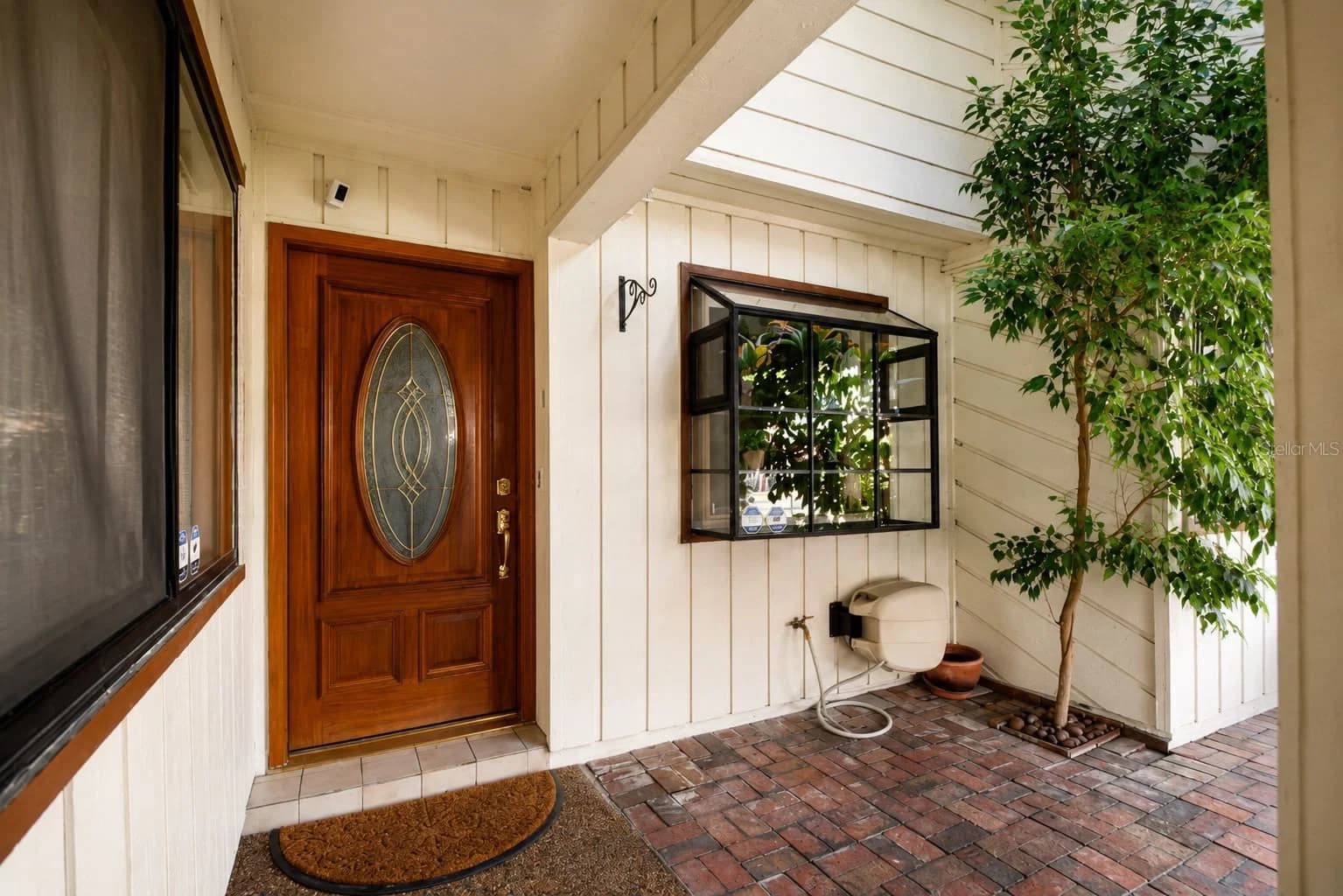 3884 VILLA ROSE 2