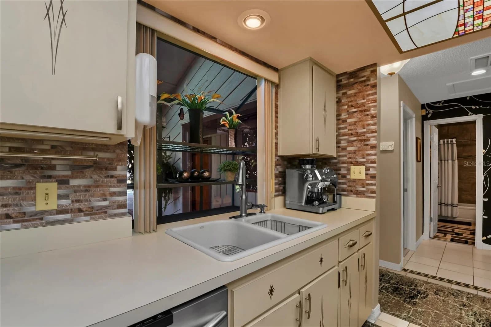 3884 VILLA ROSE 4