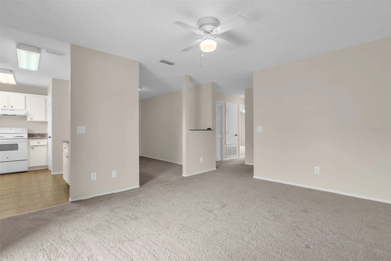 4160 PERSHING POINTE 4