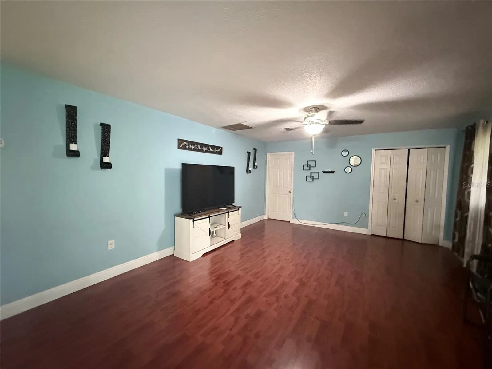 1824 37TH 4