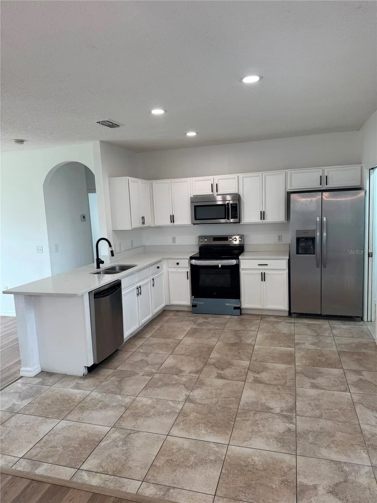611 ELBRIDGE 4