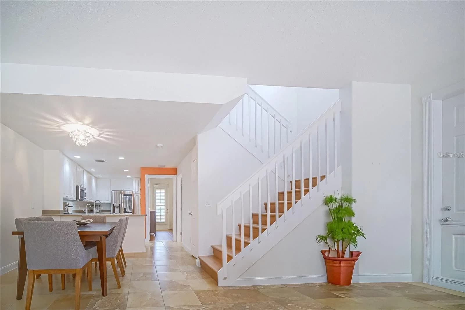 8523 LEATHERLEAF 3