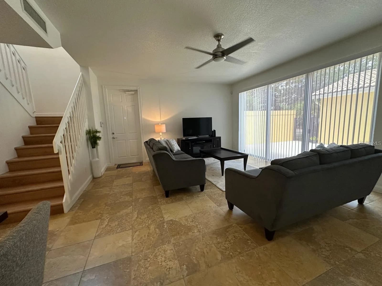 8523 LEATHERLEAF 5