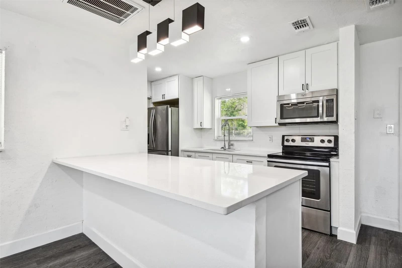 4853 LANETTE 5