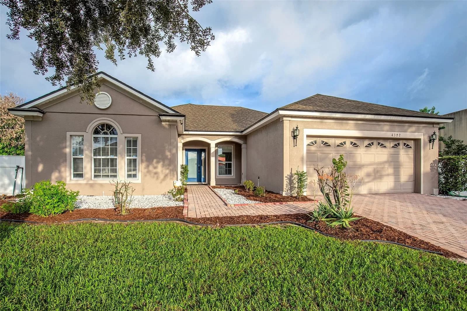 4302 CONROY CLUB Drive, Orlando, FL 32835