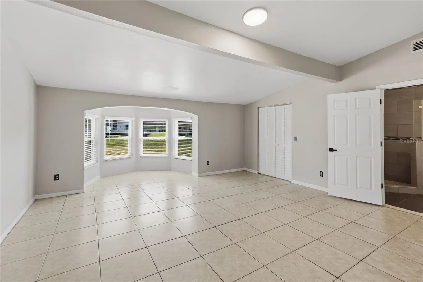 4870 LAKE CECILE 3