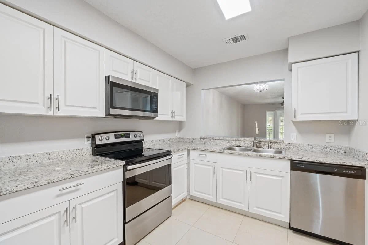 4304 MIDDLEBROOK 5