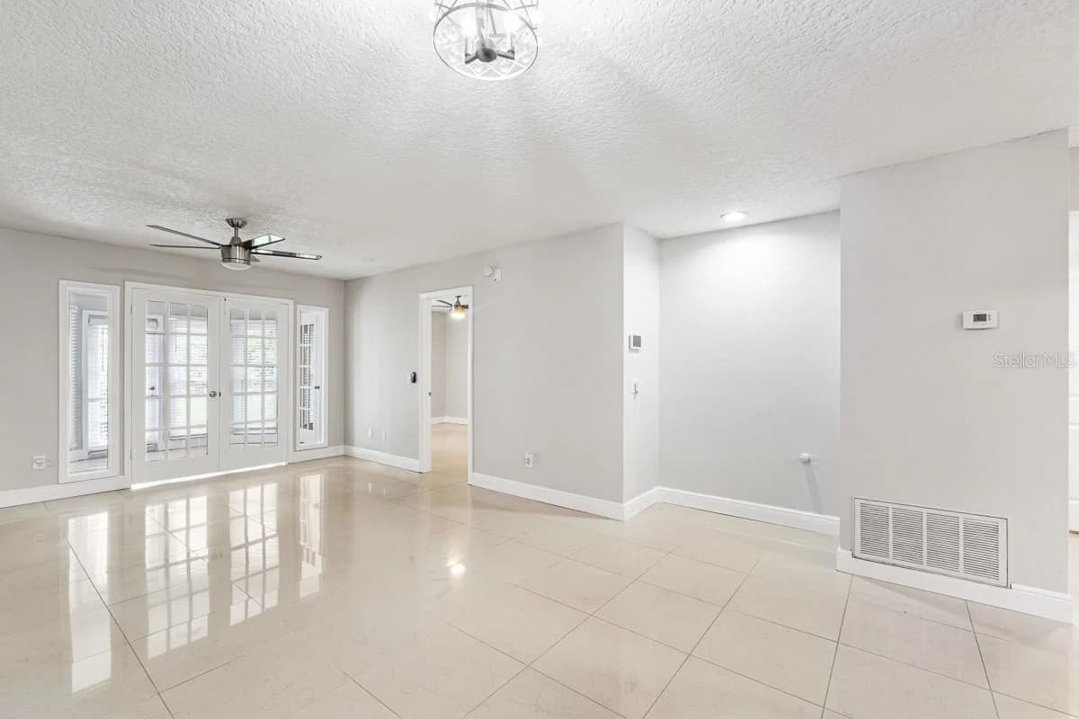 4304 MIDDLEBROOK 3