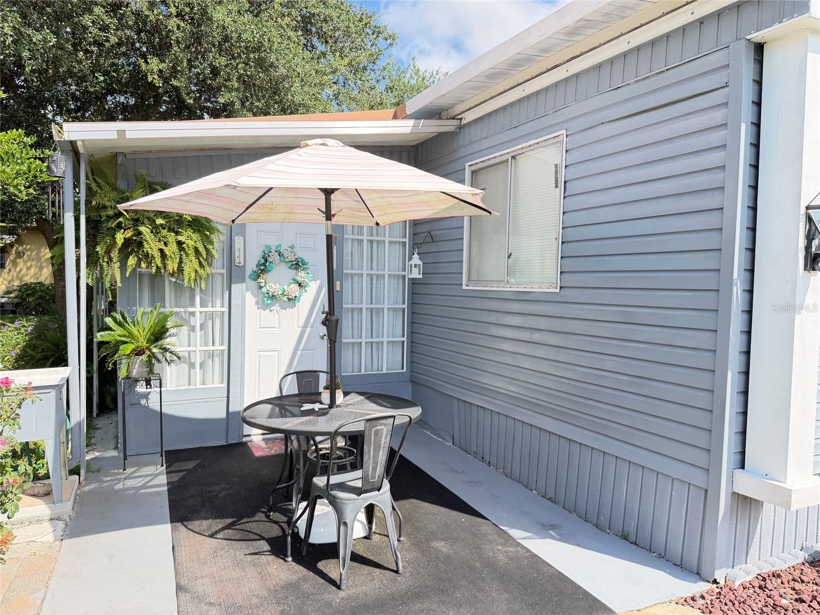5578 DENISE AVE 4