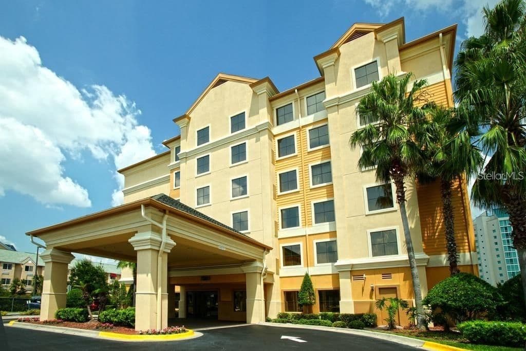 7601 CANADA Avenue #421, Orlando, FL 32819 2