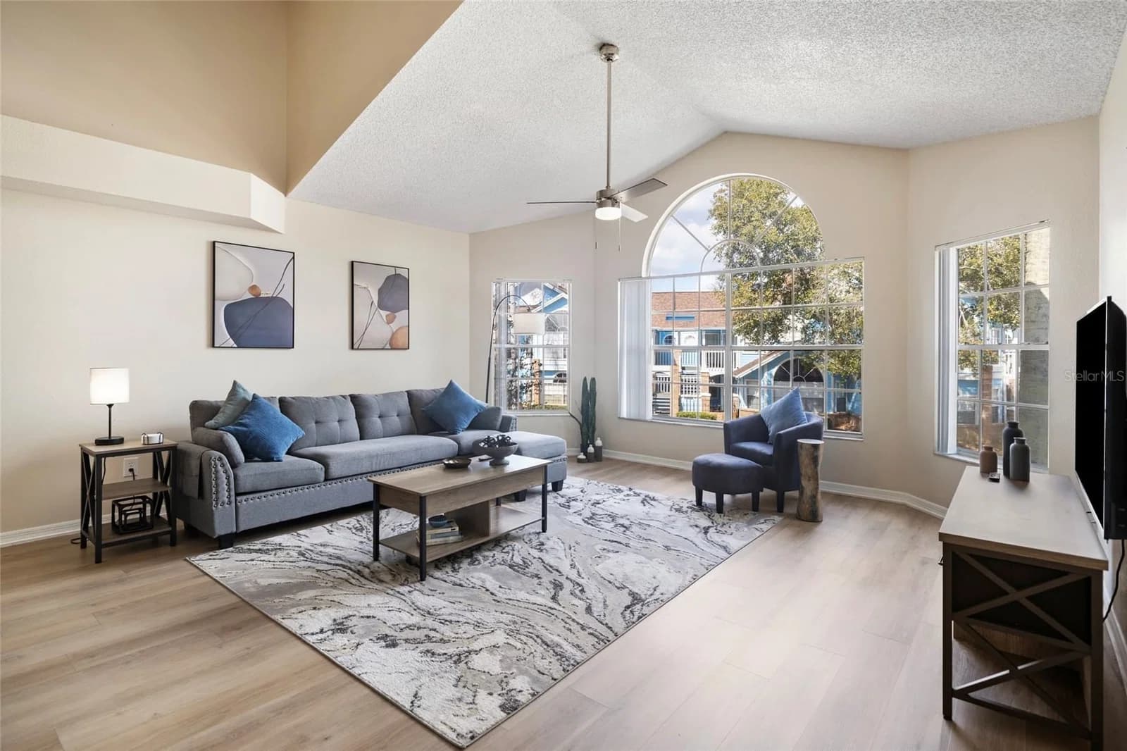 2717 POINCIANA 3