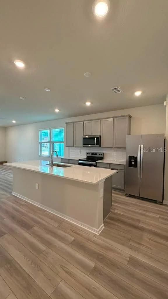2122 SOUTHBURY 3