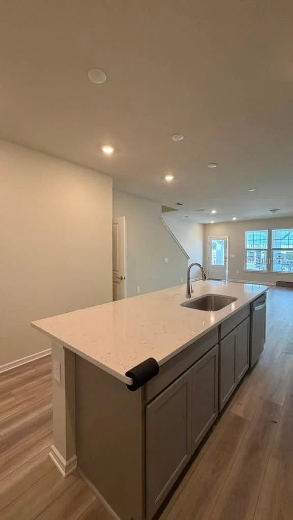 2122 SOUTHBURY 2