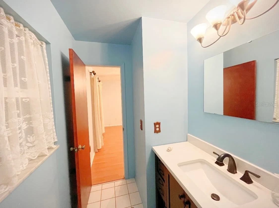 5839 HUTTON Drive 5