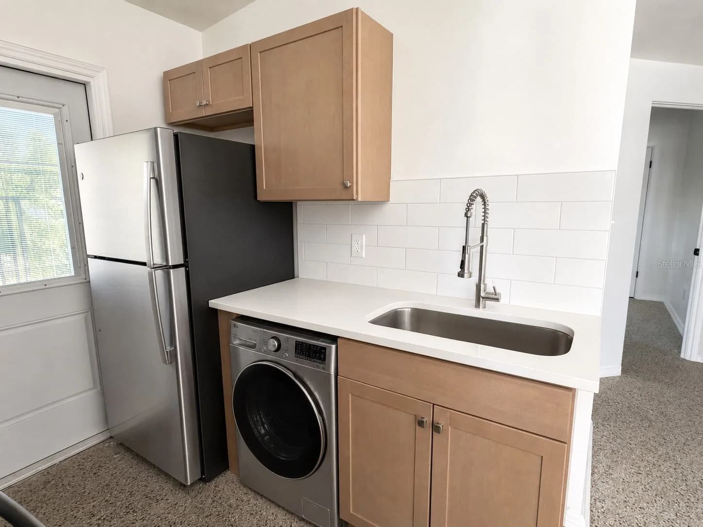 1607 DAUPHIN 5