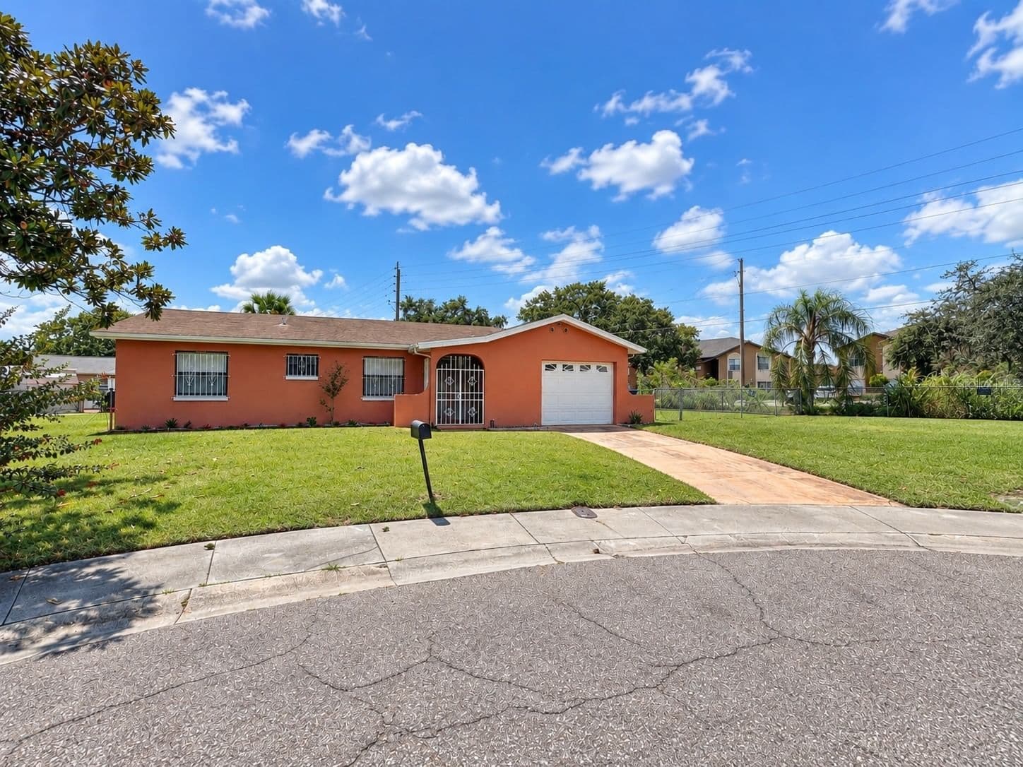 4068 CASTLEGATE Drive, Orlando, FL 32839 2