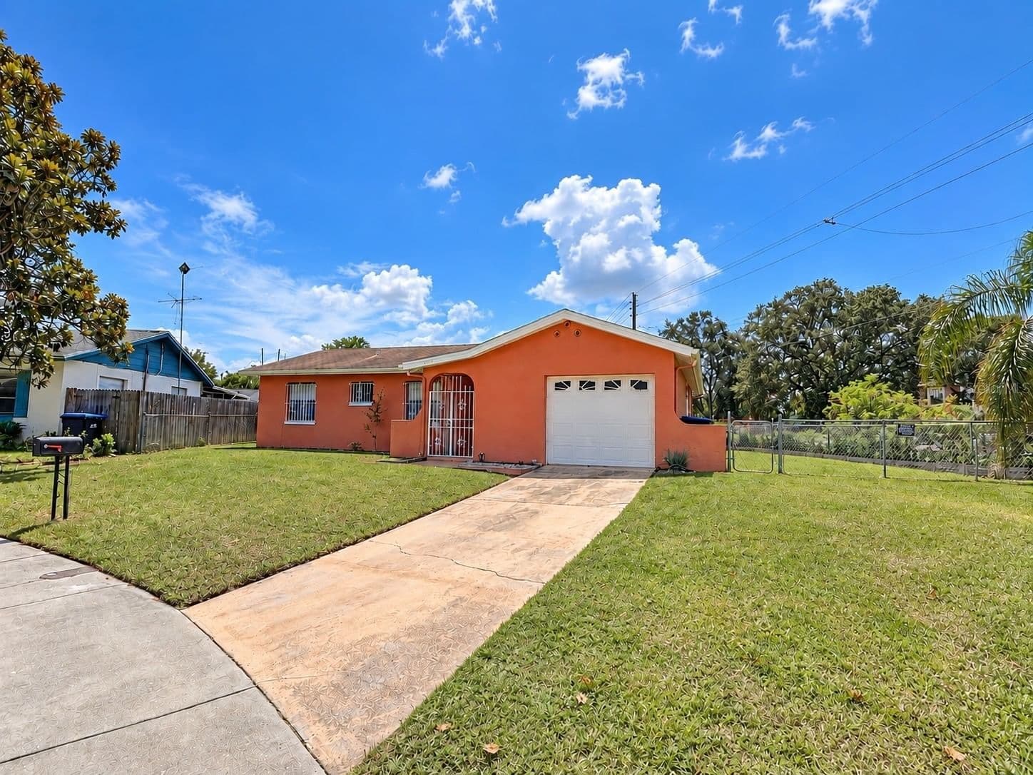 4068 CASTLEGATE Drive, Orlando, FL 32839 3