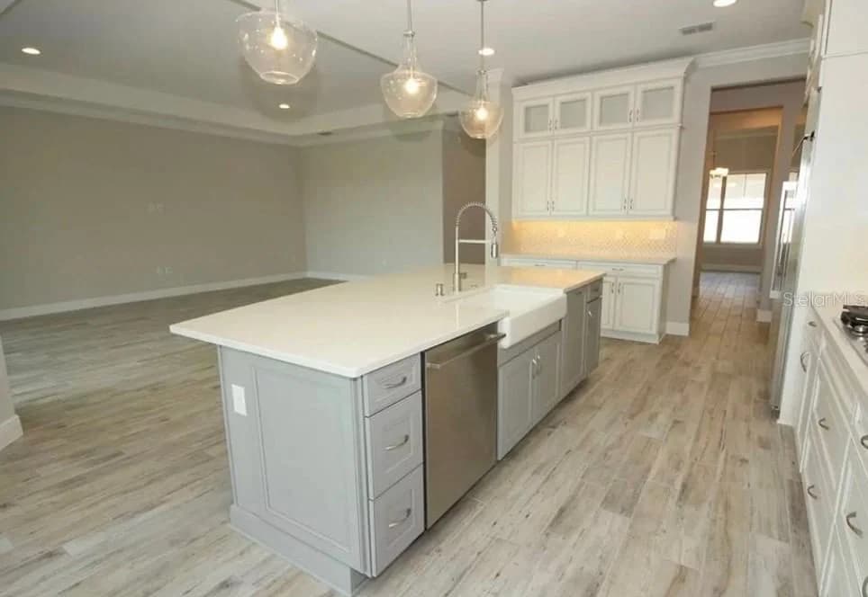 2512 DIAMOND RIDGE Court 5