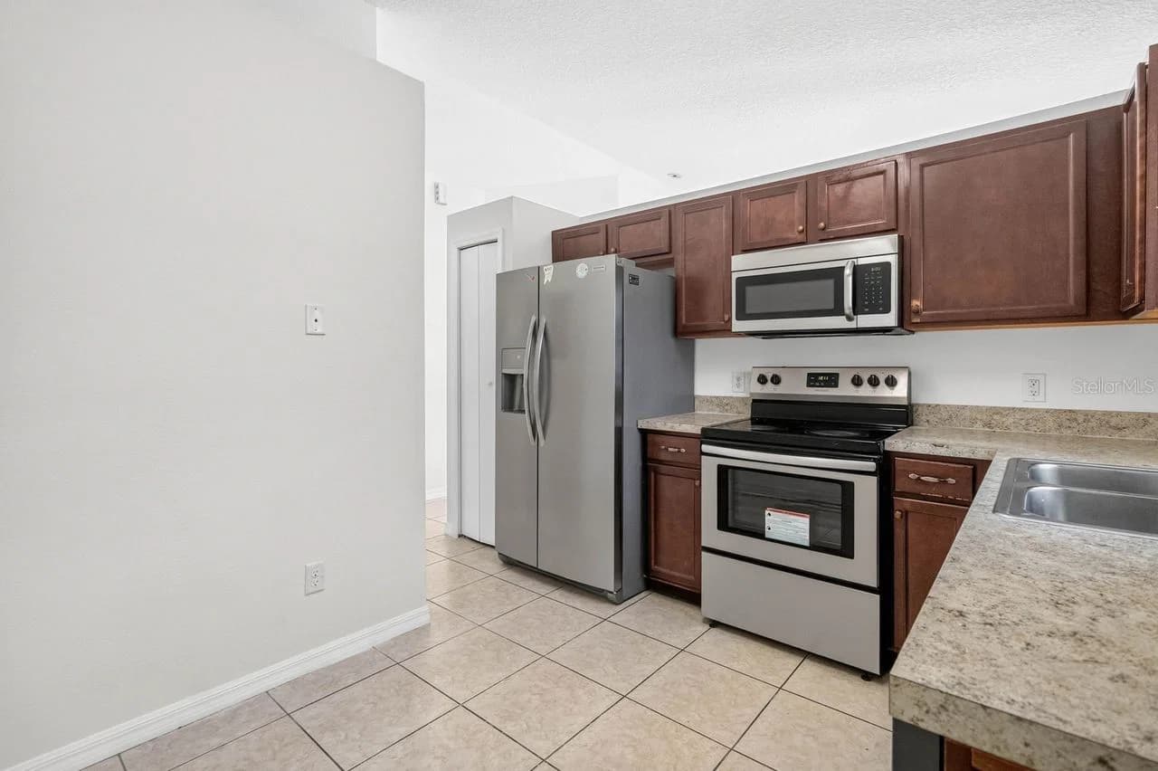 2382 HARBOR TOWN 5