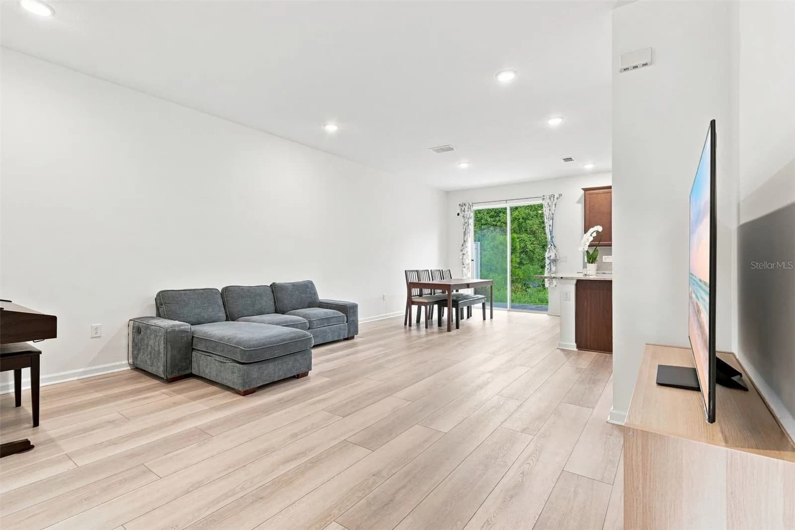 932 SPRING PALMS 4
