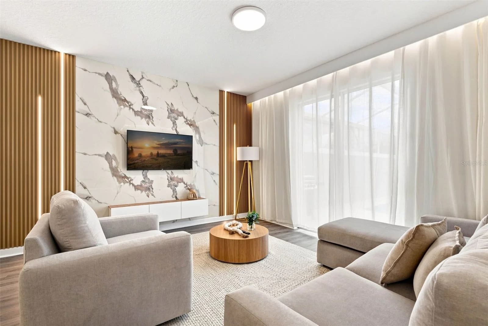 880 PEBBLE BEACH 5