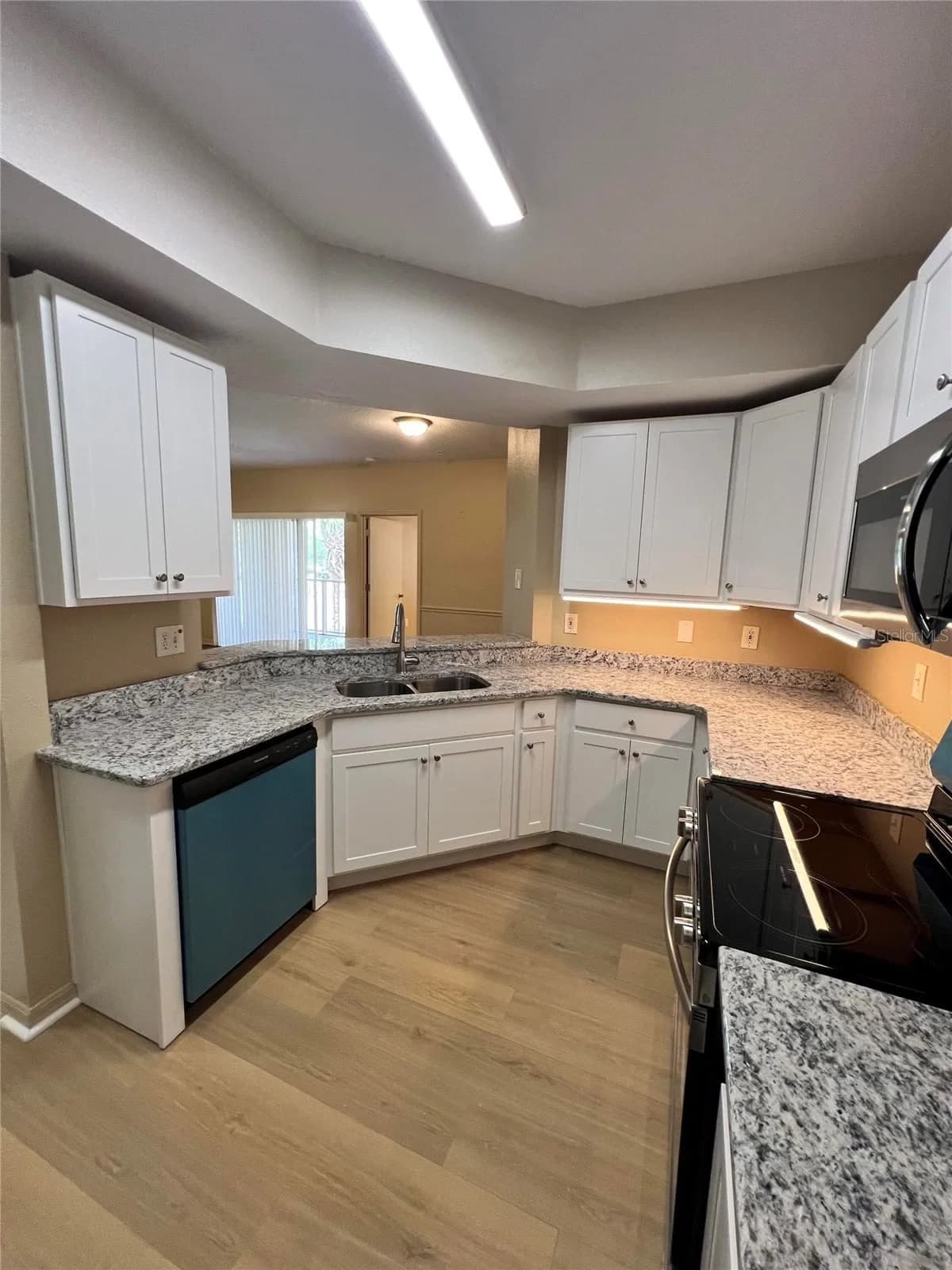 5512 METROWEST 3