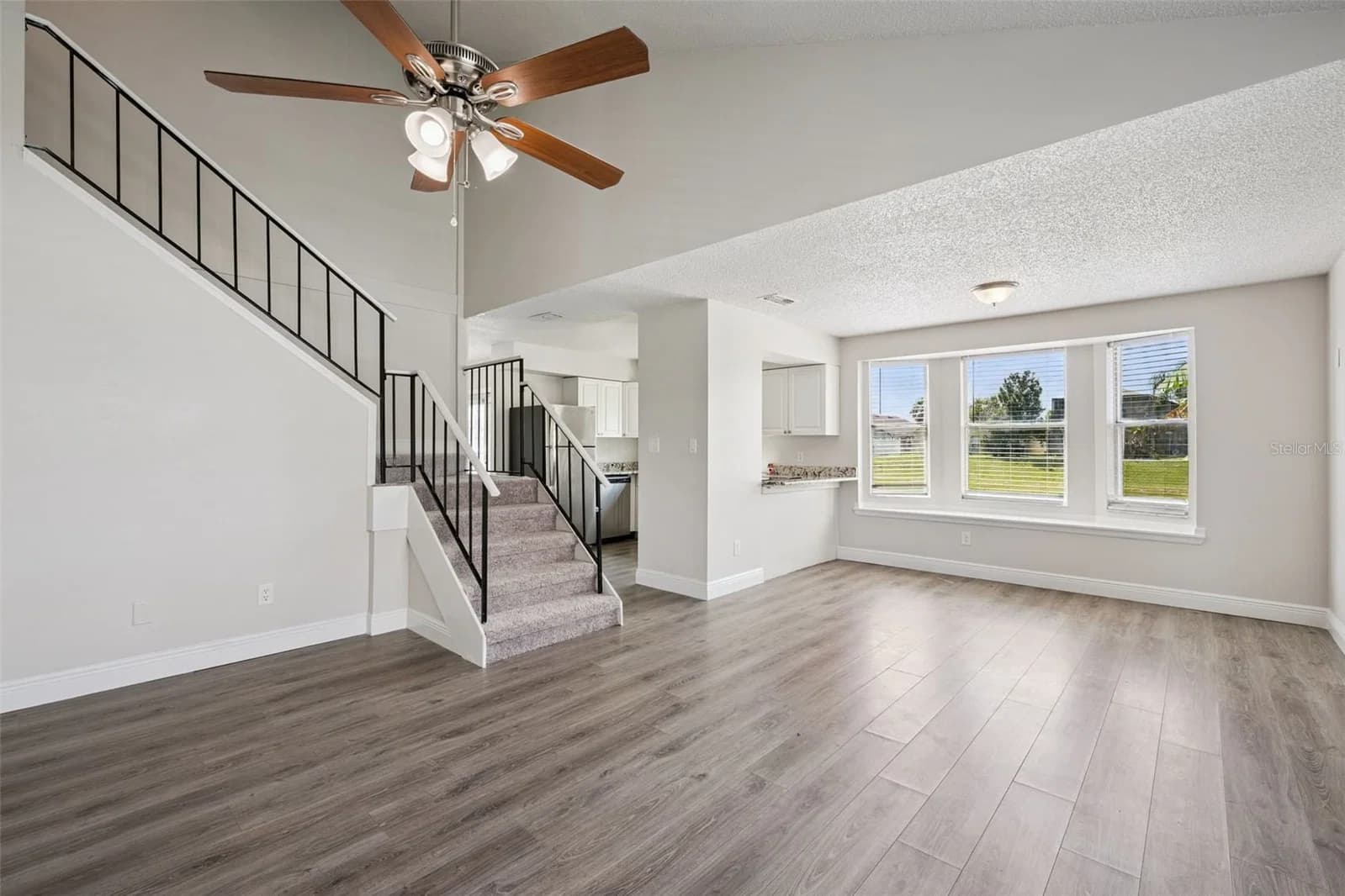 9816 SURREY RIDGE 2