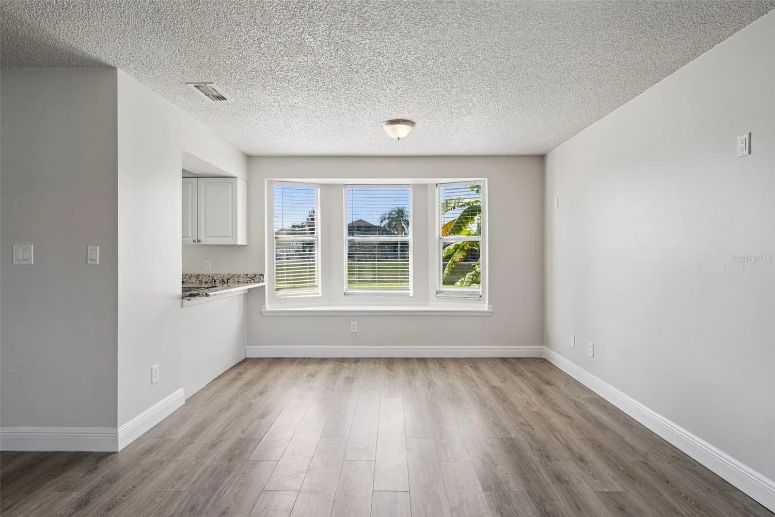 9816 SURREY RIDGE 4