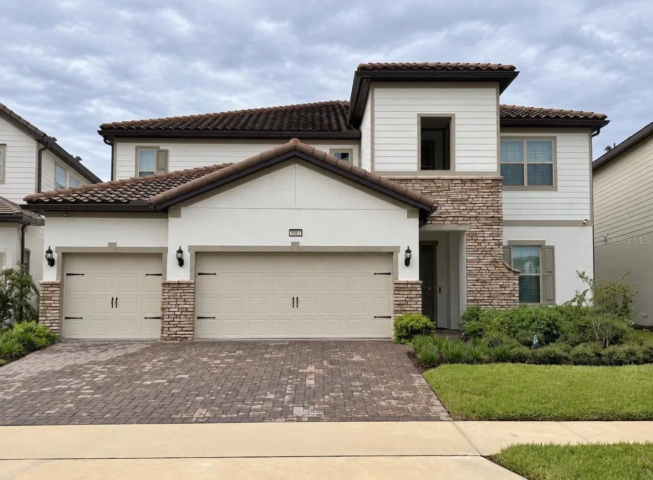 8083 LEAF GROVE Circle, Orlando, FL 32836