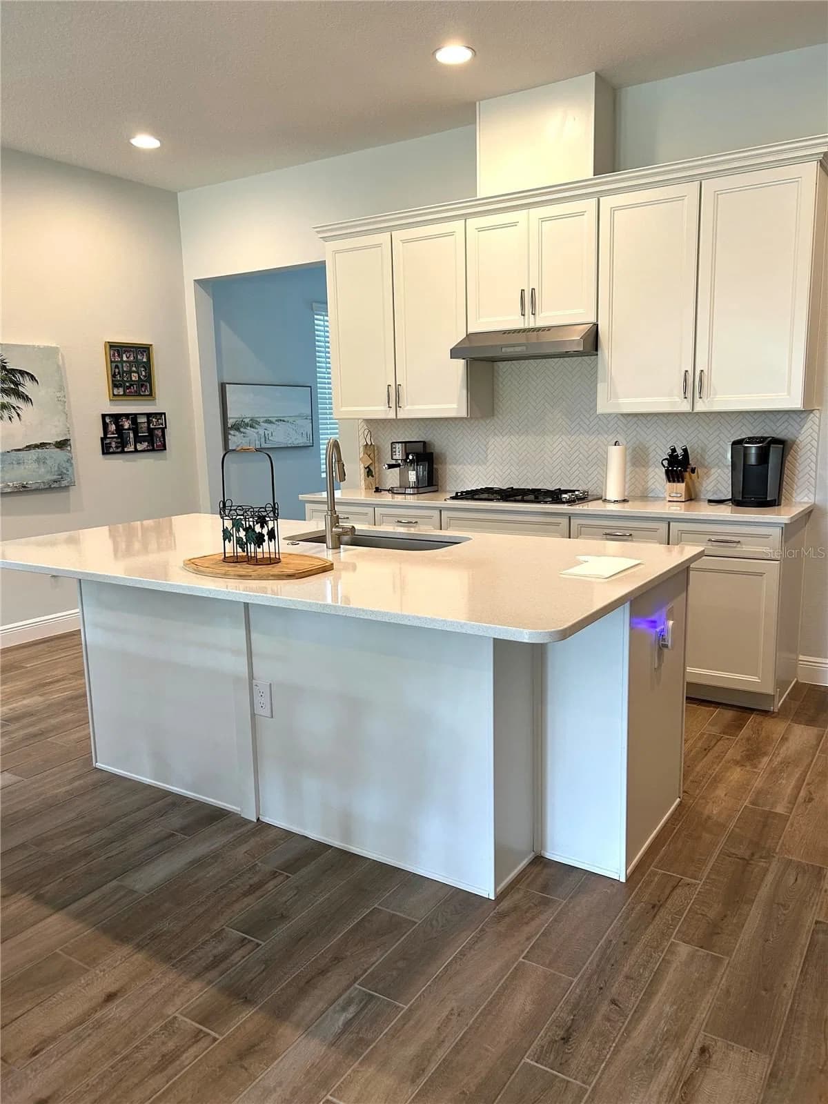2042 KEY BAY 3