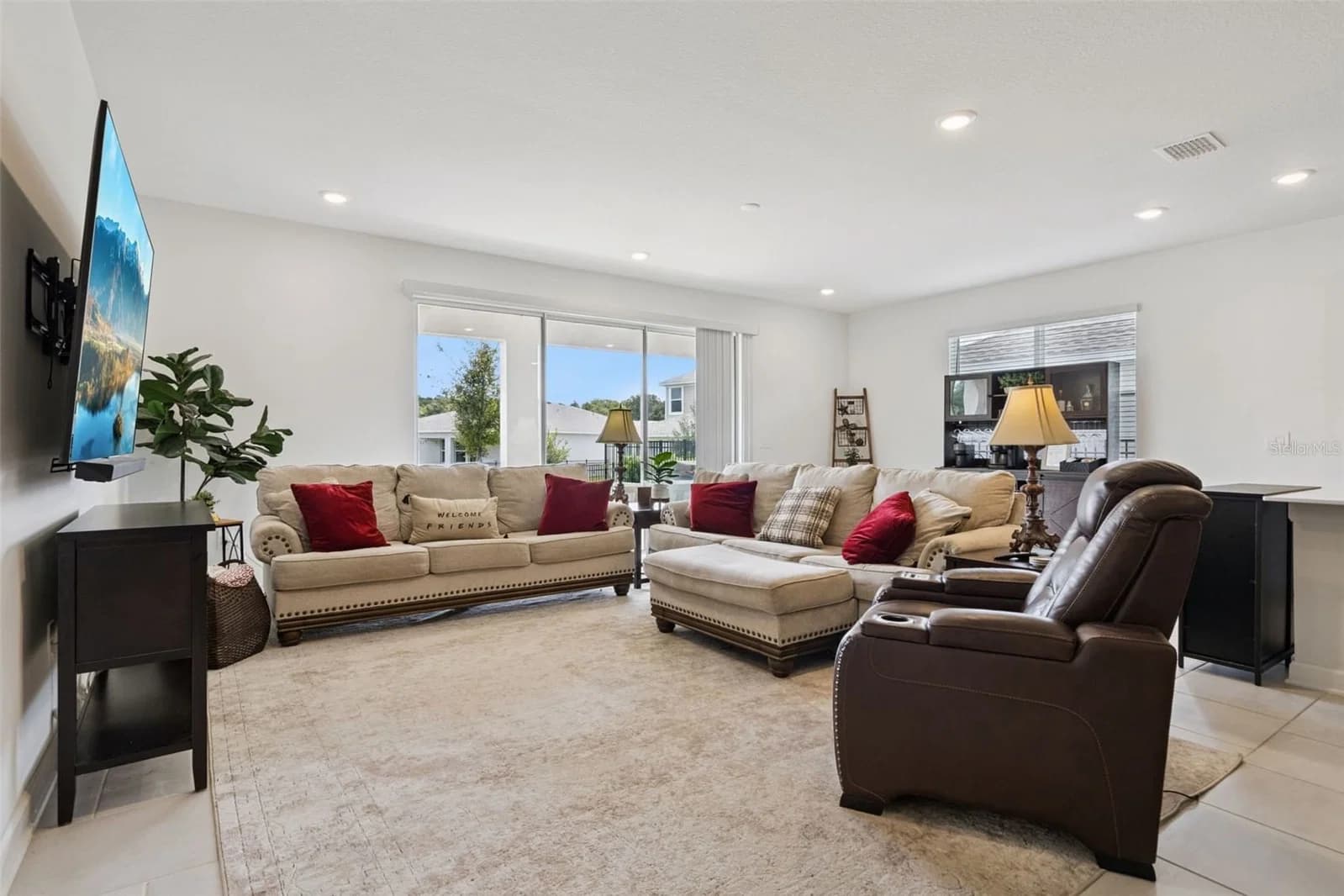 4511 HILLINGDAM 5