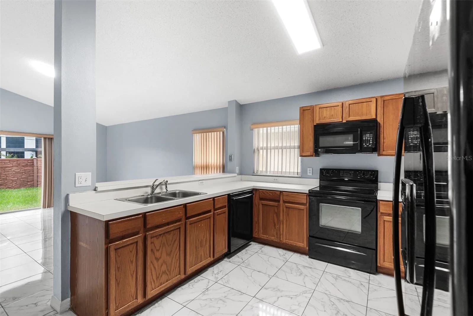 7814 ELMSTONE Circle, Orlando, FL 32822 3
