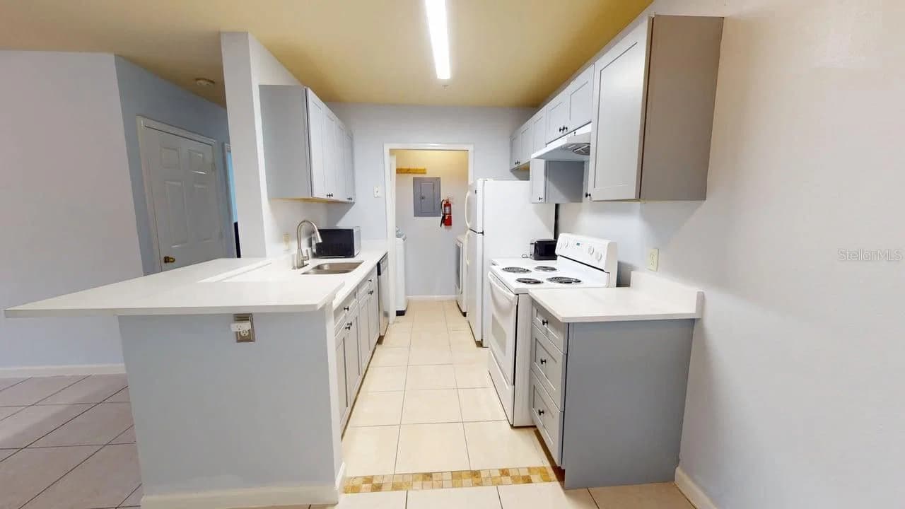 6584 SWISSCO Drive #711 5