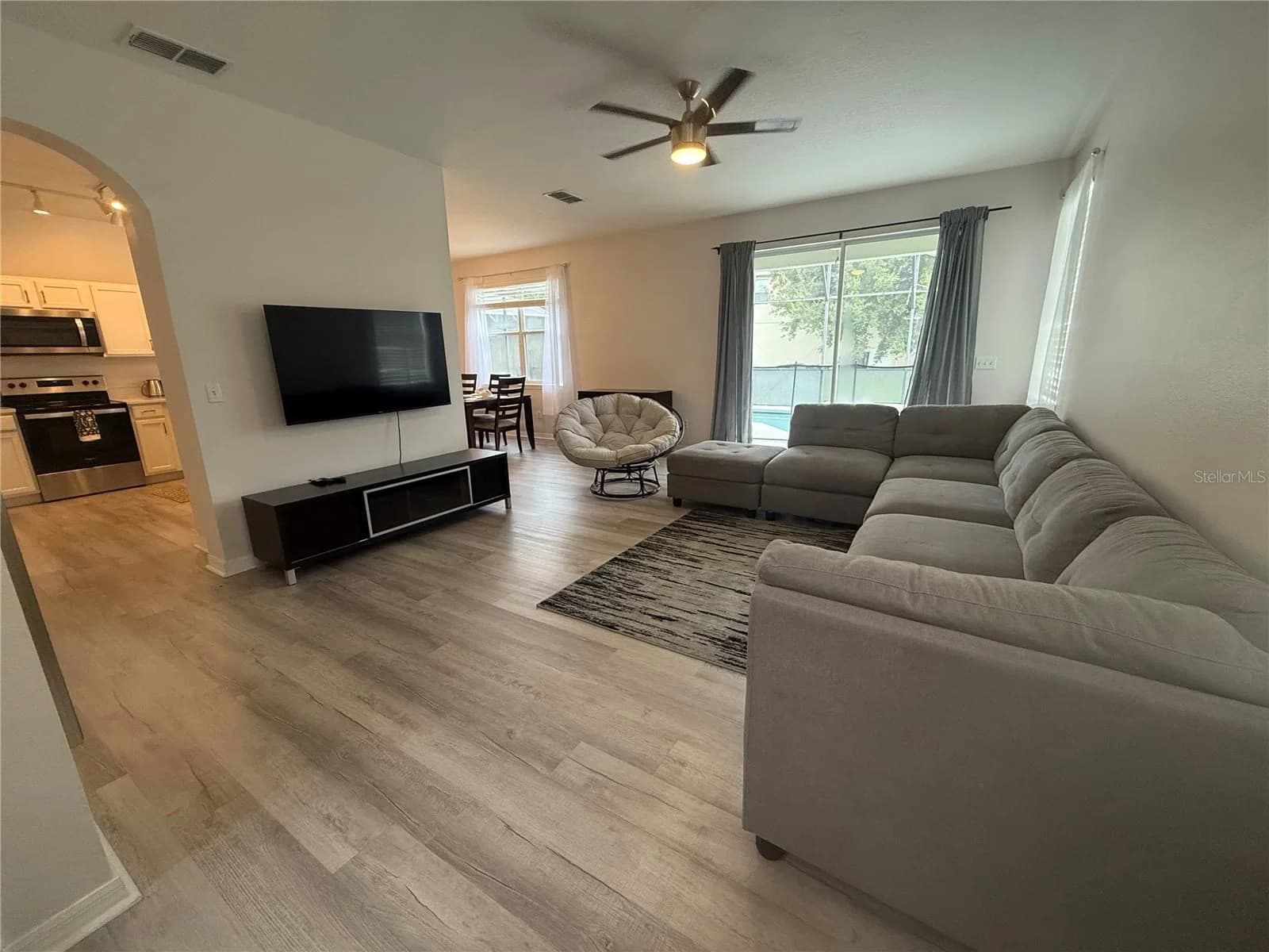 1675 ROYAL RIDGE 2