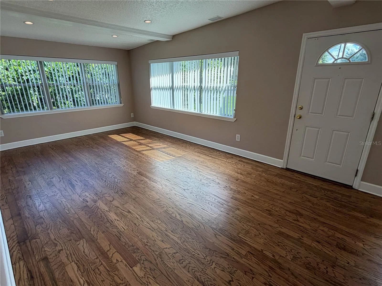 4008 MONTROSE 3