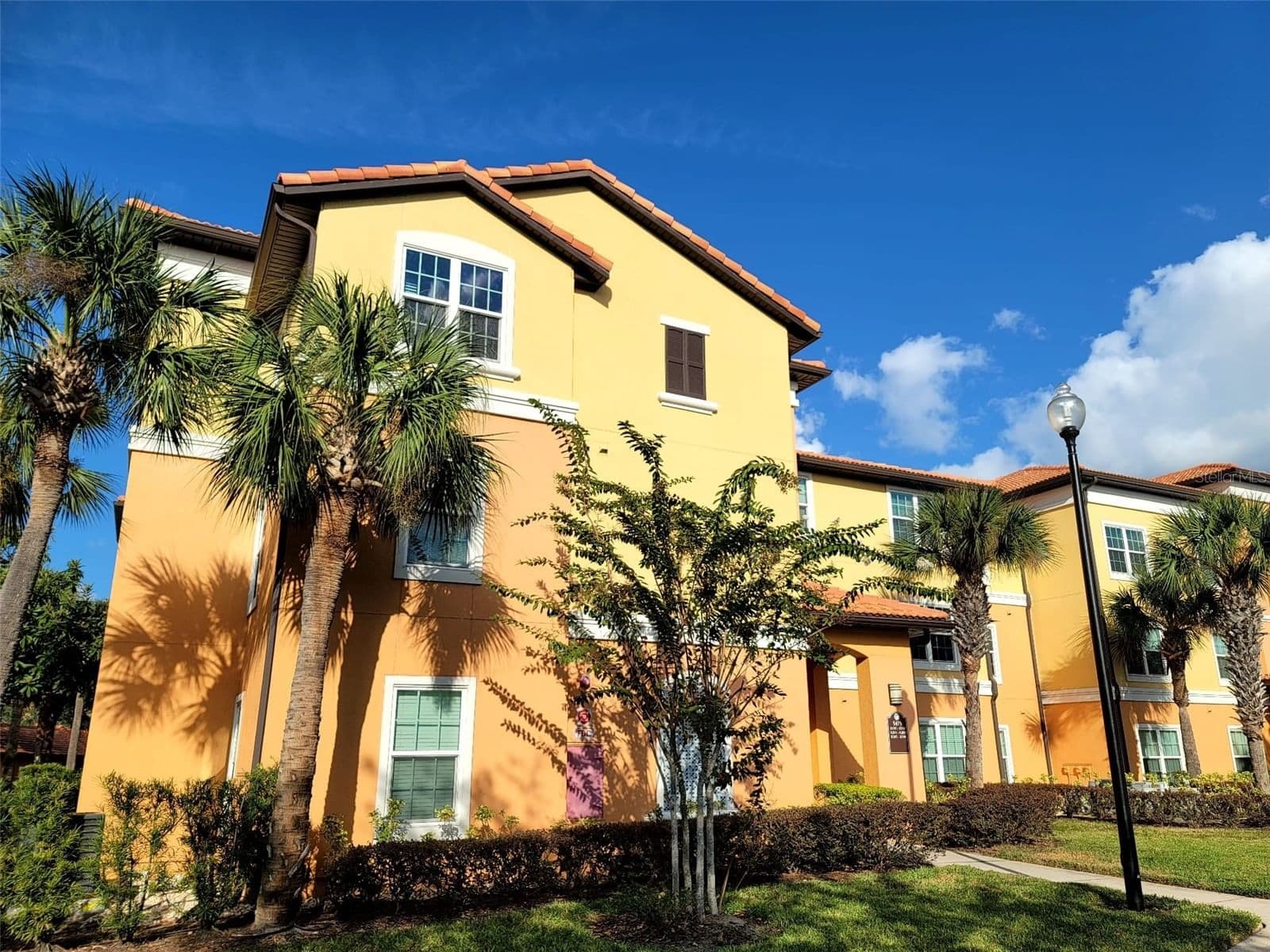 5475 VINELAND, Orlando, FL 32811