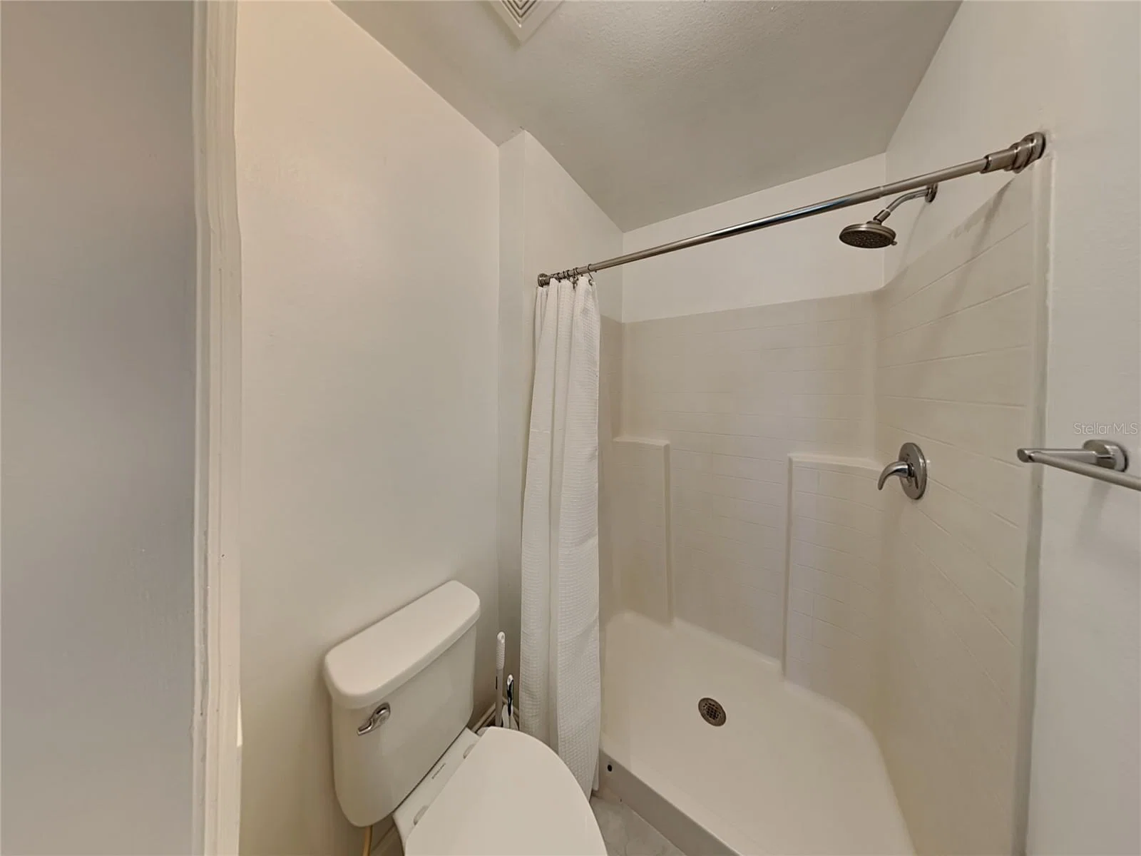 3512 STONEFIELD Drive, Orlando, FL 32826 2