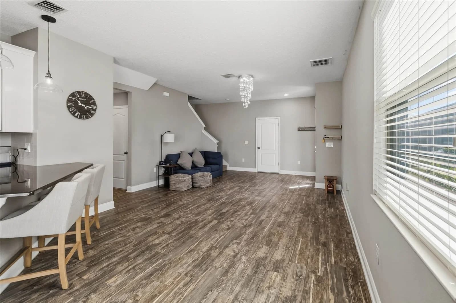2724 WHITE ISLE Lane 5